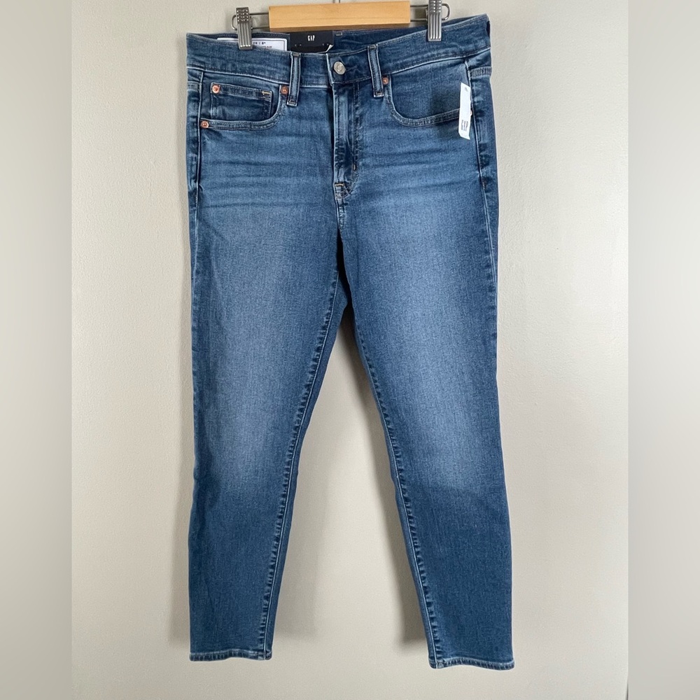 NWT GAP True Skinny Mid rise